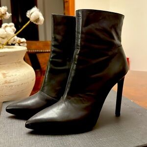 Tony Bianco Boot Blk Leather in Sz 8.5